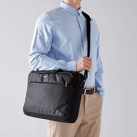 Novelle Tote editorial image